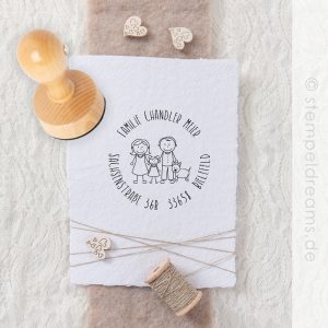 Familienstempel mit Figuren – Adressstempel – Holzstempel personalisiert – 713